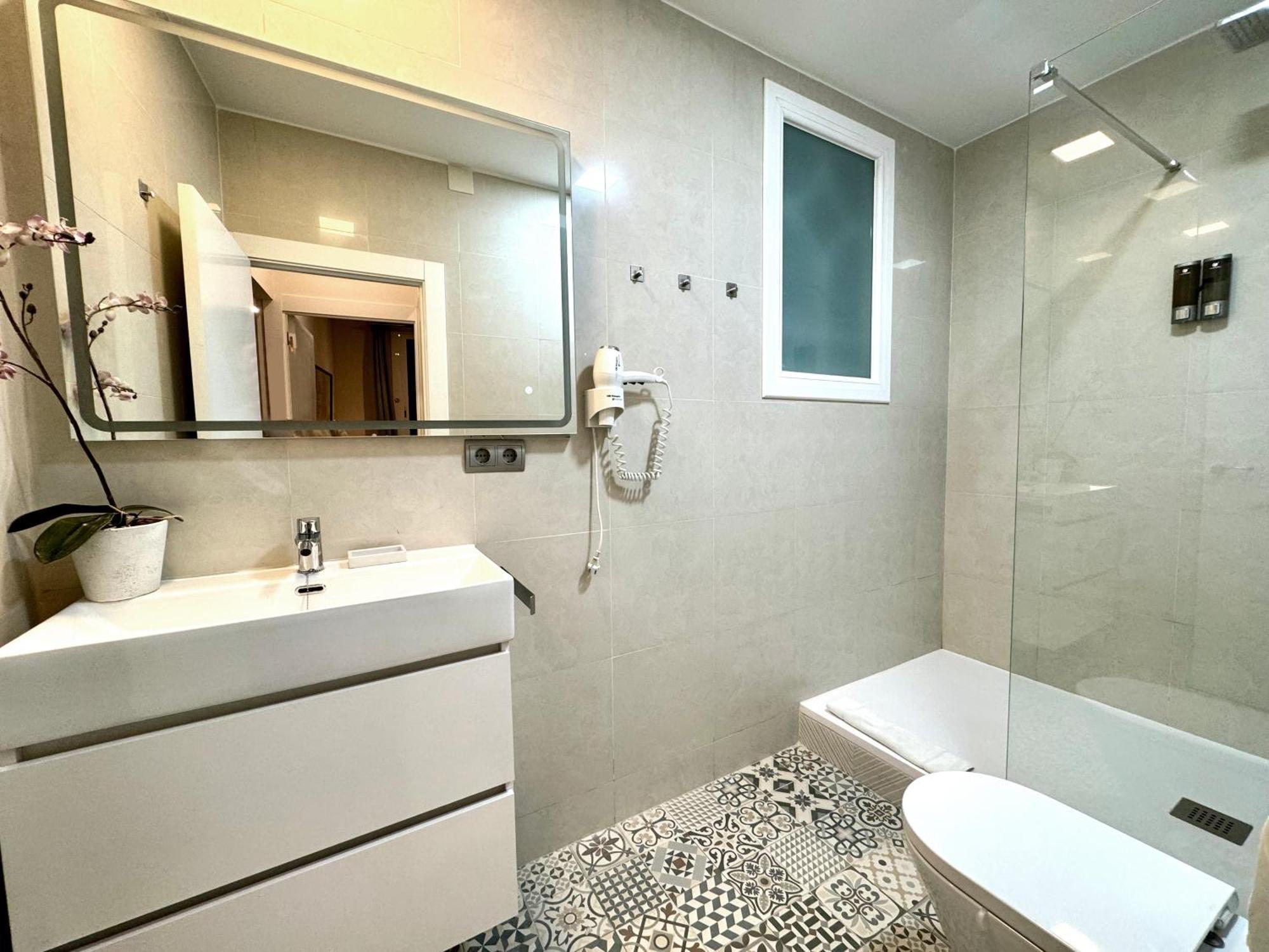 Apartament Colon Bcn 130 Mts 3 Dormitorios Port Vell Barcelona Eksteriør billede
